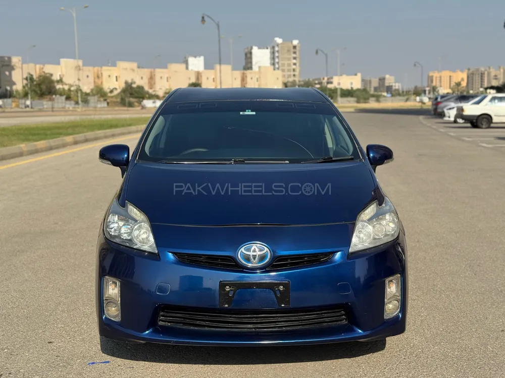 Toyota Prius 2011 for Sale in Karachi Toyota Prius 2011 for Sale in Karachi Image-2