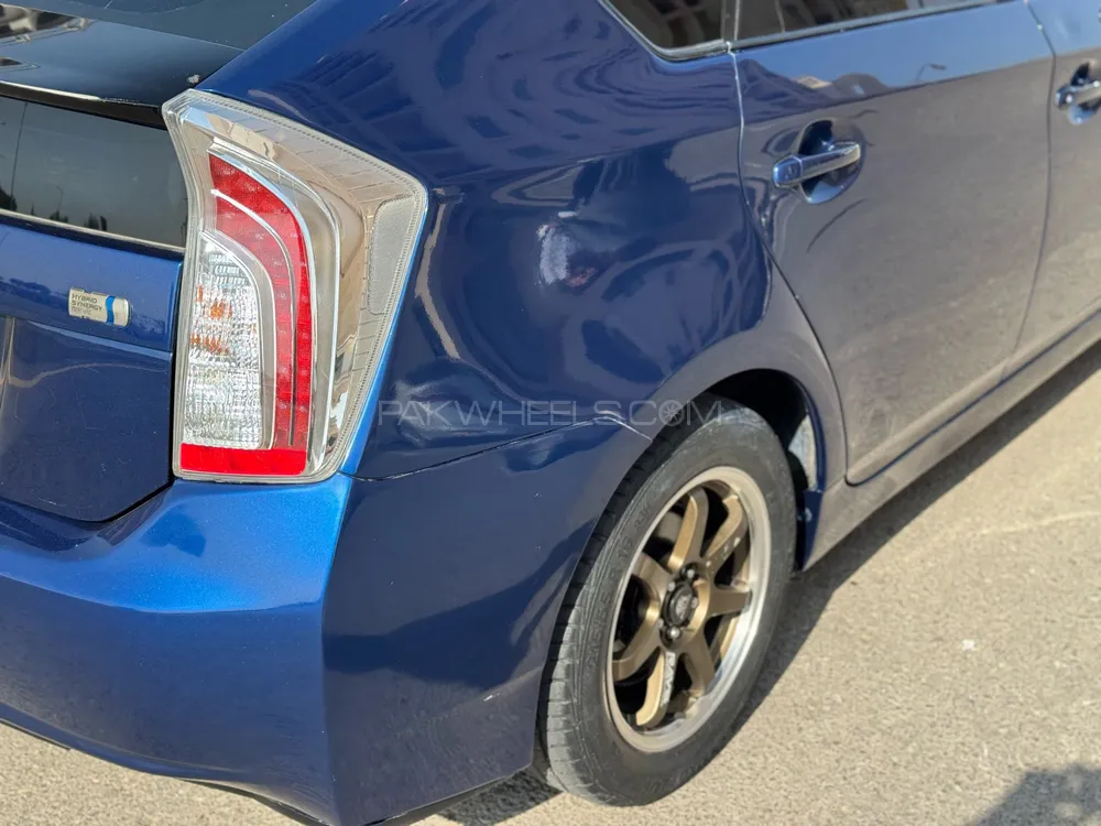 Toyota Prius 2011 for Sale in Karachi Toyota Prius 2011 for Sale in Karachi Image-10