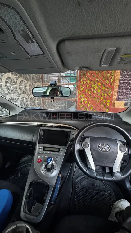 Toyota Prius 2012 for Sale in Lahore Toyota Prius 2012 for Sale in Lahore Image-11