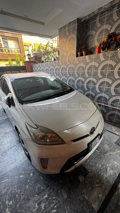 Toyota Prius 2012 for Sale in Lahore Toyota Prius 2012 for Sale in Lahore Image-1