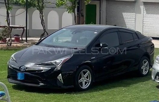 Toyota Prius 2017 for Sale in Rawalpindi Toyota Prius 2017 for Sale in Rawalpindi Image-3