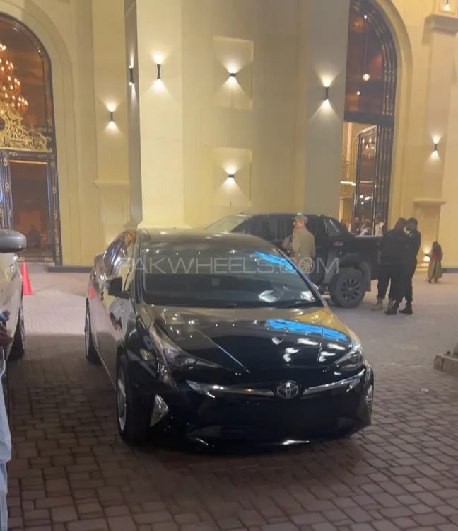 Toyota Prius 2017 for Sale in Rawalpindi Toyota Prius 2017 for Sale in Rawalpindi Image-1