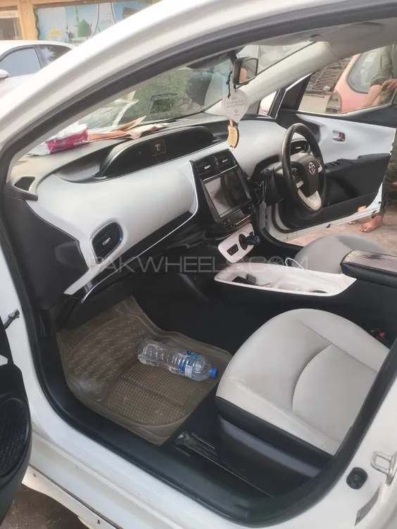 ٹویوٹا پریوس الفا 2016 for Sale in حیدرآباد ٹویوٹا پریوس الفا 2016 for Sale in حیدرآباد Image-10