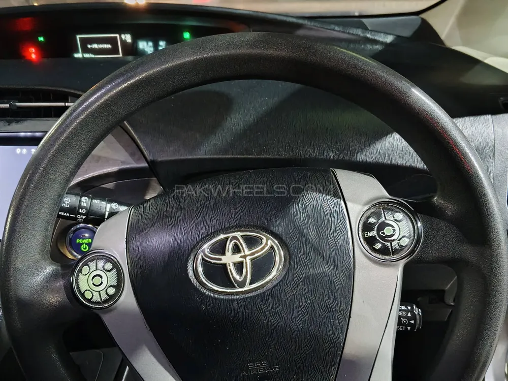 Toyota Prius 2012 for Sale in Rawalpindi Toyota Prius 2012 for Sale in Rawalpindi Image-12
