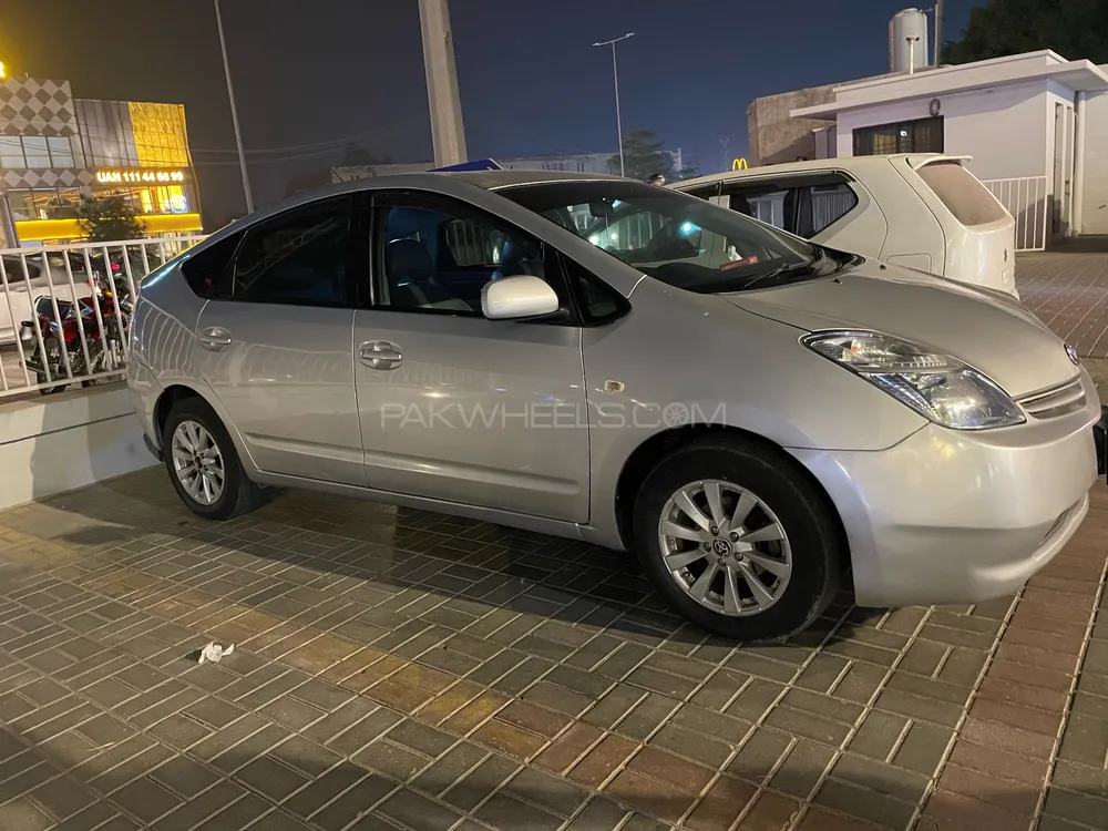 Toyota Prius 2007 for Sale in Lahore Toyota Prius 2007 for Sale in Lahore Image-3