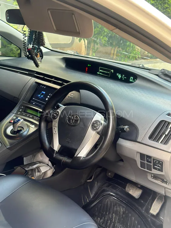 Toyota Prius 2010 for Sale in Rawalpindi Toyota Prius 2010 for Sale in Rawalpindi Image-7