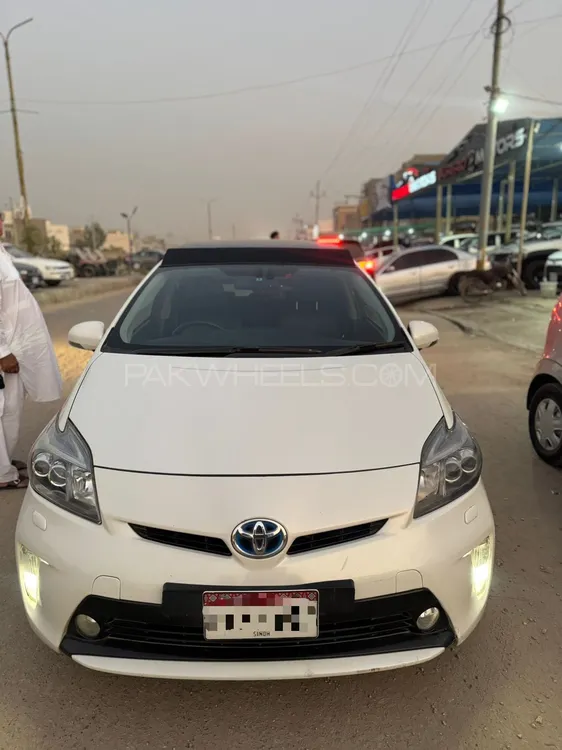 Toyota Prius 2015 for Sale in Karachi Toyota Prius 2015 for Sale in Karachi Image-2