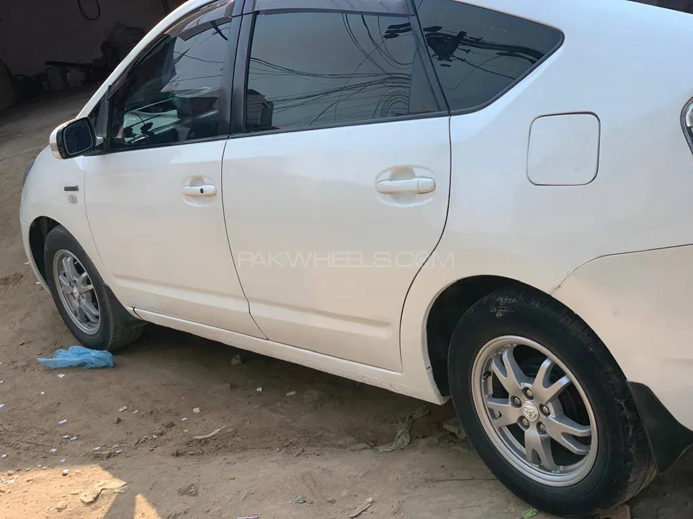 Toyota Prius 2008 for Sale in Faisalabad Toyota Prius 2008 for Sale in Faisalabad Image-3