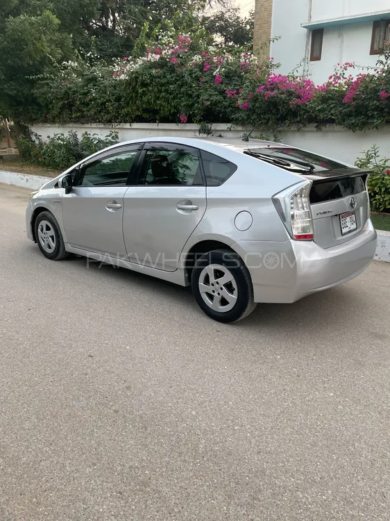 Toyota Prius 2010 for Sale in Karachi Toyota Prius 2010 for Sale in Karachi Image-3