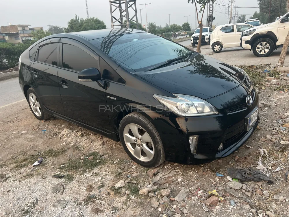 Toyota Prius 2014 for Sale in Peshawar Toyota Prius 2014 for Sale in Peshawar Image-1