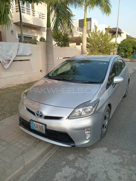 Toyota Prius 2013 for Sale in Islamabad Toyota Prius 2013 for Sale in Islamabad Image-2