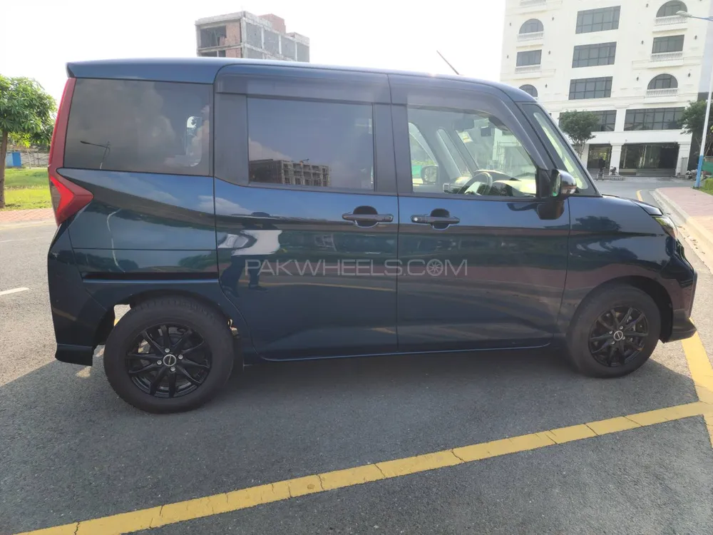 Toyota Roomy 2021 for Sale in Lahore Toyota Roomy 2021 for Sale in Lahore Image-4