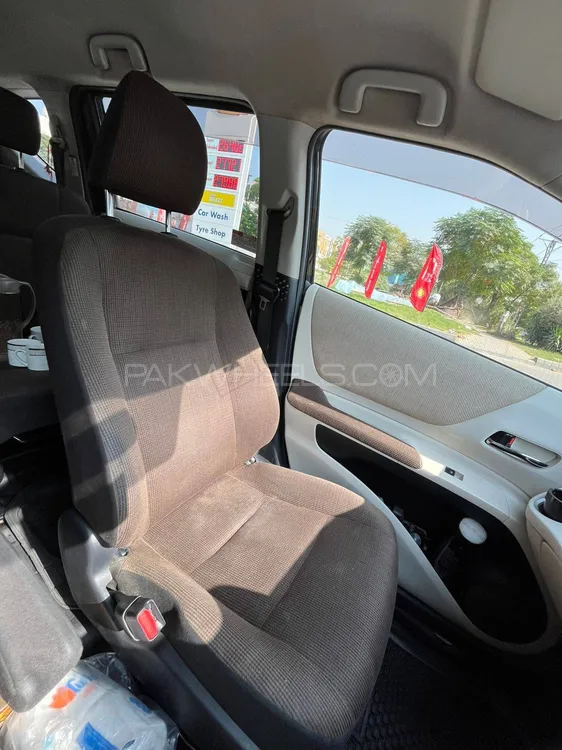 Toyota Sienta 2015 for Sale in Islamabad Toyota Sienta 2015 for Sale in Islamabad Image-15