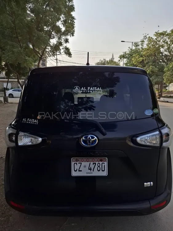 Toyota Sienta 2016 for Sale in Karachi Toyota Sienta 2016 for Sale in Karachi Image-3