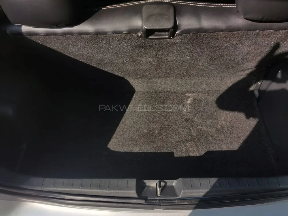 Toyota Vitz 2010 for Sale in Lahore Toyota Vitz 2010 for Sale in Lahore Image-5