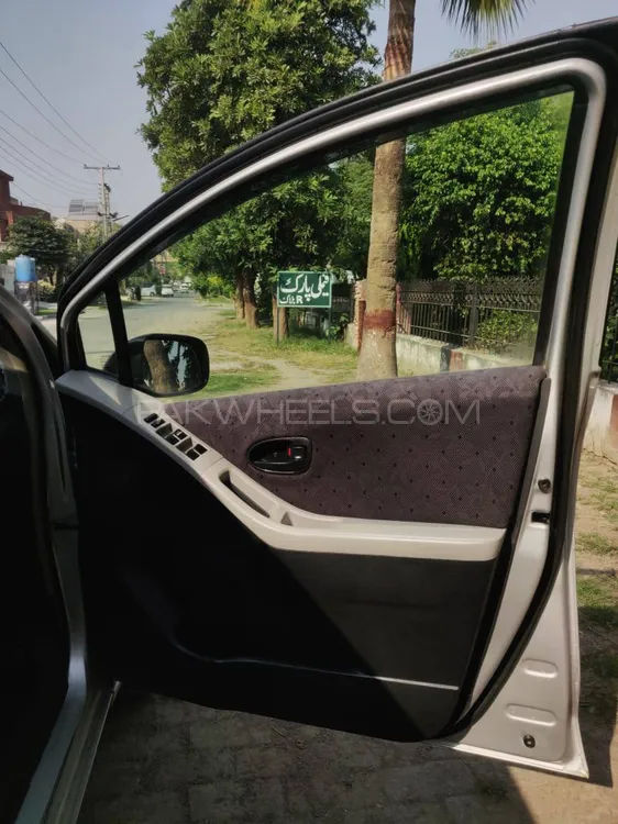 Toyota Vitz 2010 for Sale in Lahore Toyota Vitz 2010 for Sale in Lahore Image-15