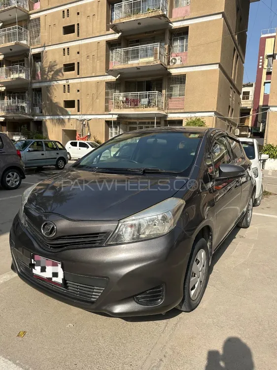 Toyota Vitz 2011 for Sale in Karachi Toyota Vitz 2011 for Sale in Karachi Image-1
