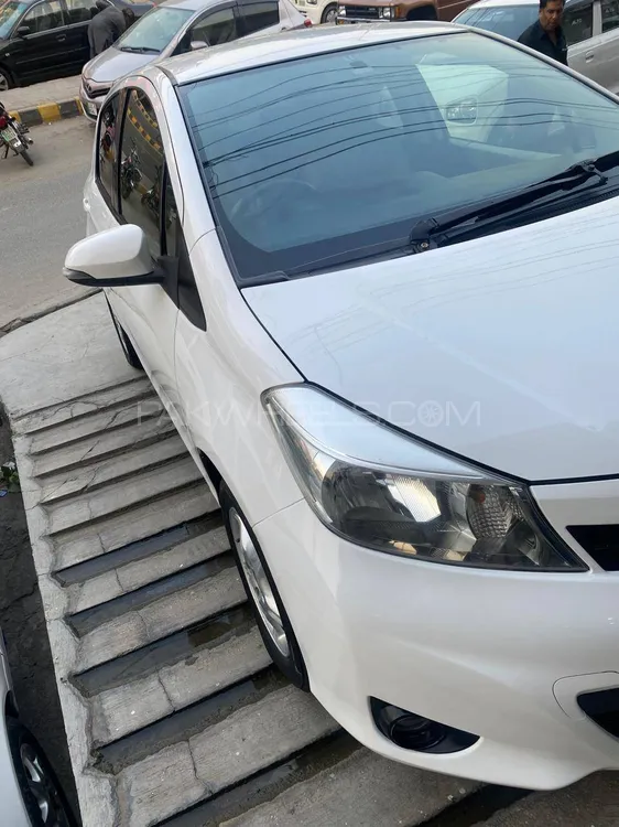 Toyota Vitz 2013 for Sale in Lahore Toyota Vitz 2013 for Sale in Lahore Image-3