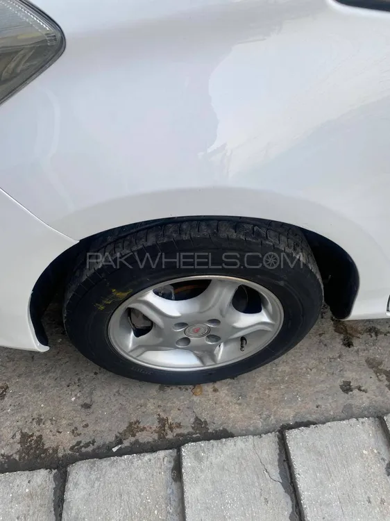 Toyota Vitz 2013 for Sale in Lahore Toyota Vitz 2013 for Sale in Lahore Image-4