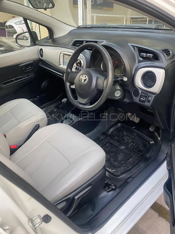 Toyota Vitz 2013 for Sale in Lahore Toyota Vitz 2013 for Sale in Lahore Image-6