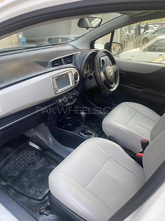 Toyota Vitz 2013 for Sale in Lahore Toyota Vitz 2013 for Sale in Lahore Image-7