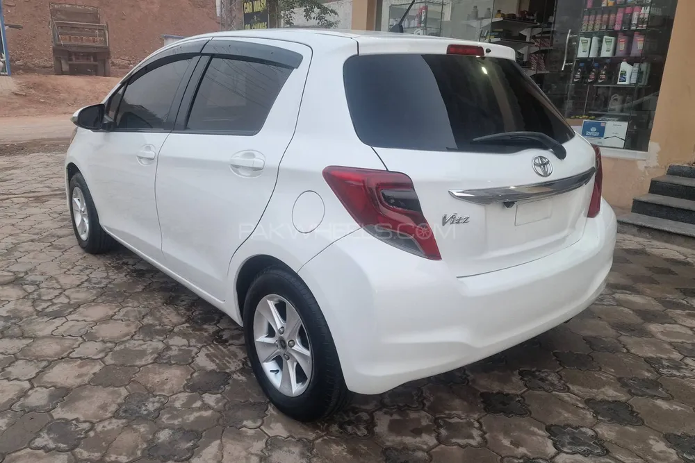 Toyota Vitz 2015 for Sale in Rawalpindi Toyota Vitz 2015 for Sale in Rawalpindi Image-5