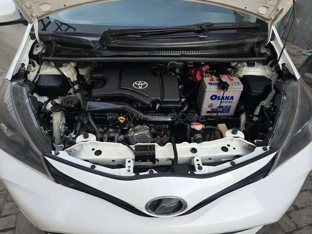 Toyota Vitz 2015 for Sale in Sargodha Toyota Vitz 2015 for Sale in Sargodha Image-2