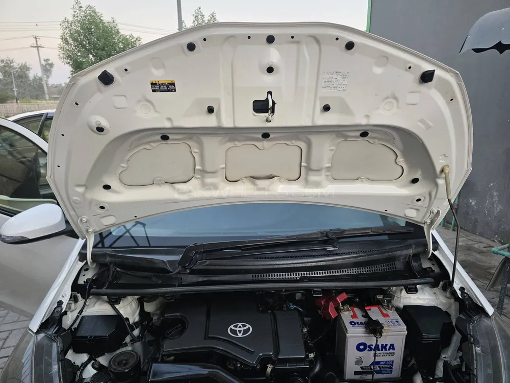 Toyota Vitz 2015 for Sale in Sargodha Toyota Vitz 2015 for Sale in Sargodha Image-3
