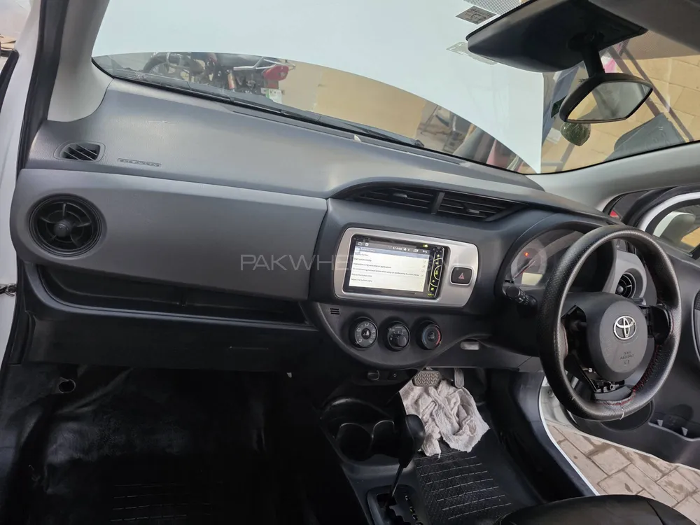 Toyota Vitz 2015 for Sale in Sargodha Toyota Vitz 2015 for Sale in Sargodha Image-7