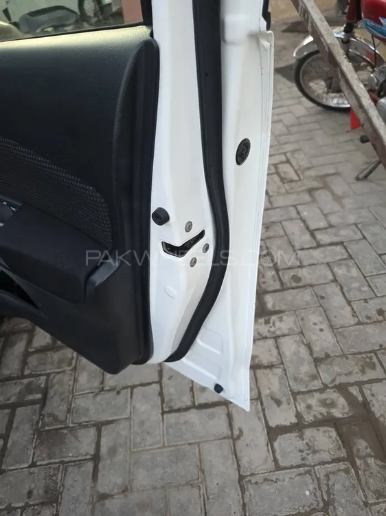 Toyota Vitz 2015 for Sale in Sargodha Toyota Vitz 2015 for Sale in Sargodha Image-11