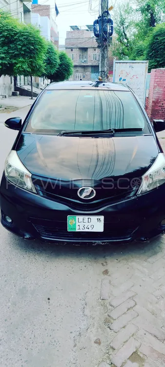 Toyota Vitz 2016 for Sale in Faisalabad Toyota Vitz 2016 for Sale in Faisalabad Image-1