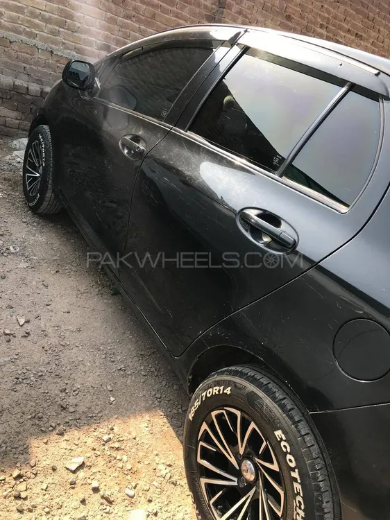 Toyota Vitz 2008 for Sale in Peshawar Toyota Vitz 2008 for Sale in Peshawar Image-3