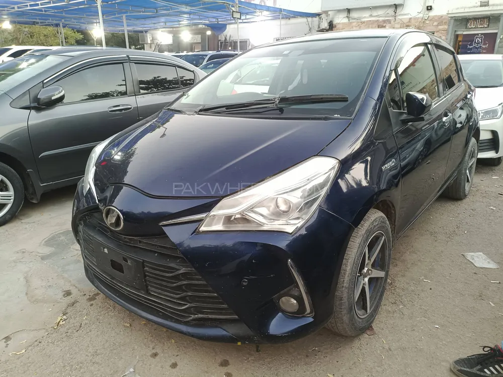 Toyota Vitz 2017 for Sale in Hyderabad Image-1
