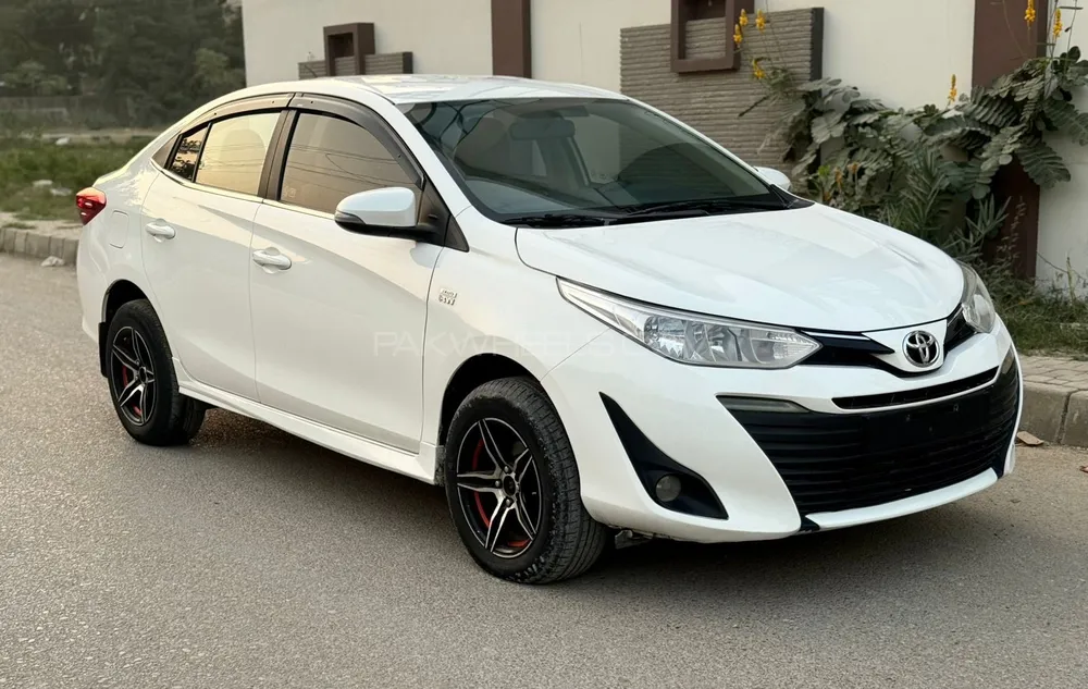 Toyota Yaris Sedan 2020 for Sale in Karachi Image-1