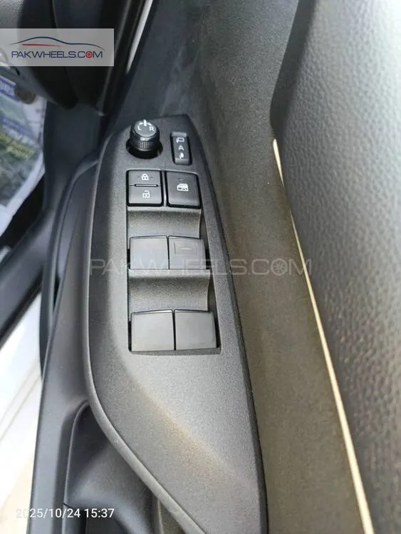ٹویوٹا یارس ہیچ بیک 2023 for Sale in گجرانوالہ ٹویوٹا یارس ہیچ بیک 2023 for Sale in گجرانوالہ Image-13