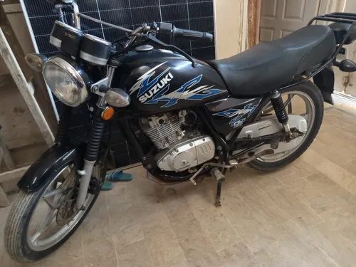Suzuki GS 150 2021