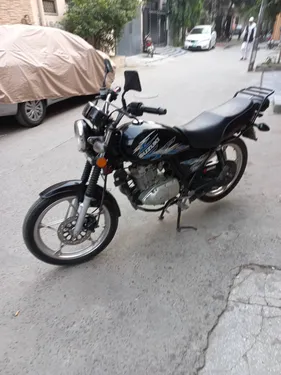 Suzuki GS 150 2022