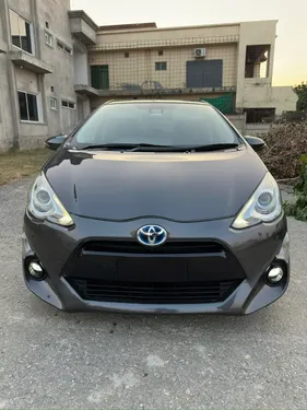 Toyota Aqua S LED Soft Leather Selection 2016