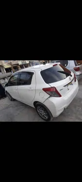 Toyota Vitz F 1.0 2011