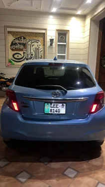 Toyota Vitz F 1.0 2013
