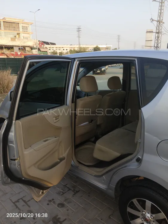 Daihatsu Move 2010 for Sale in Rawalpindi Daihatsu Move 2010 for Sale in Rawalpindi Image-10