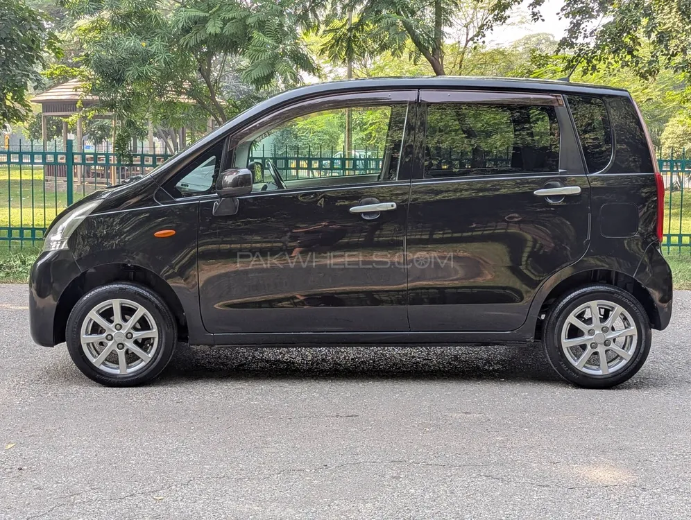 Daihatsu Move 2011 for Sale in Lahore Daihatsu Move 2011 for Sale in Lahore Image-6