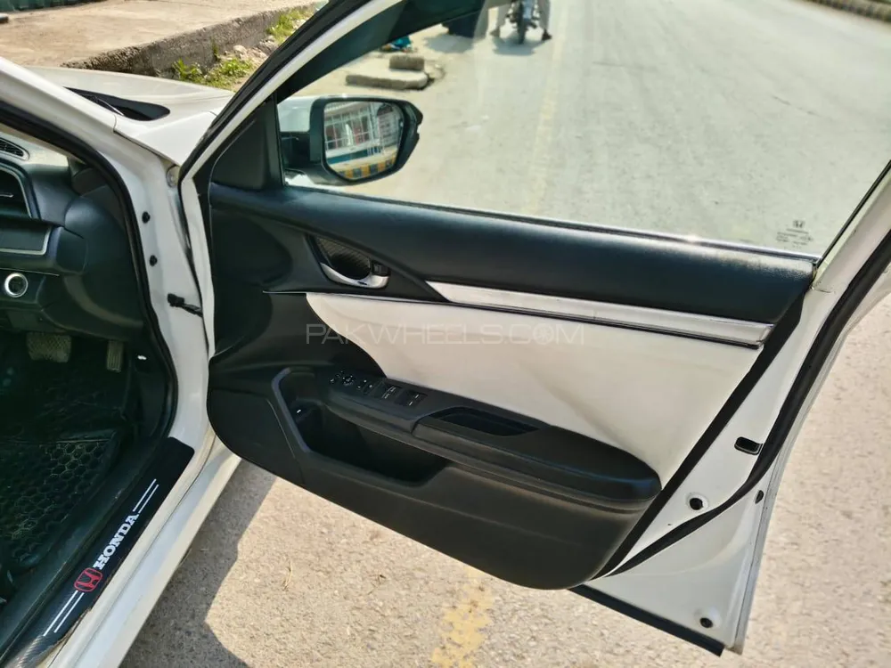 Honda Civic 2018 for Sale in Chakwal Honda Civic 2018 for Sale in Chakwal Image-8