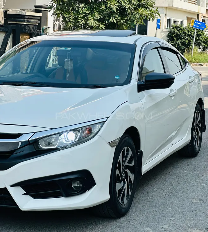 Honda Civic 2018 for Sale in Sialkot Honda Civic 2018 for Sale in Sialkot Image-3