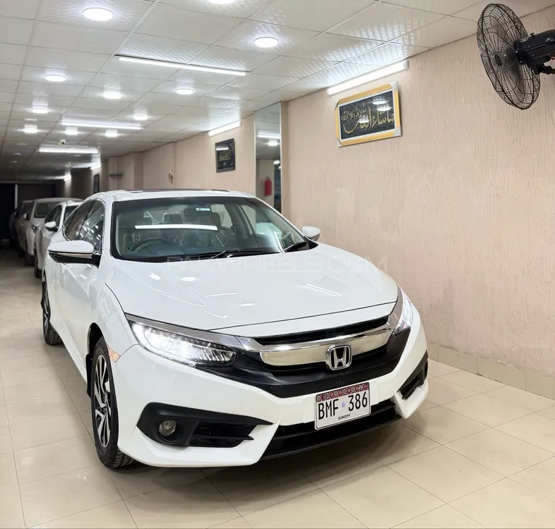 Honda Civic 2018 for Sale in Hyderabad Honda Civic 2018 for Sale in Hyderabad Image-2