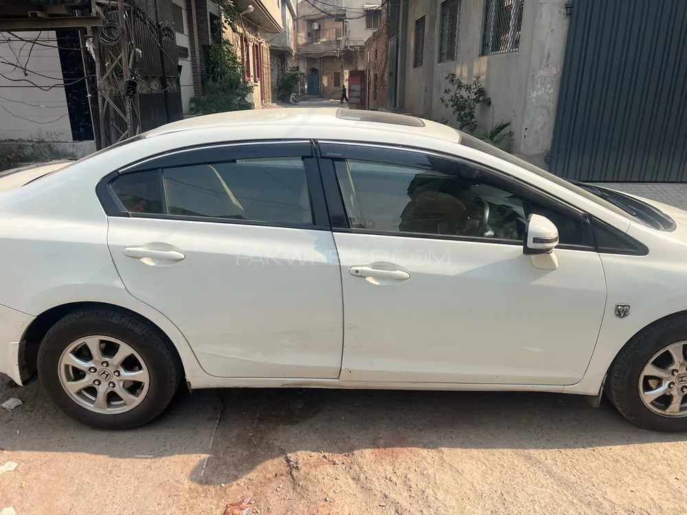 Honda Civic 2015 for Sale in Faisalabad Honda Civic 2015 for Sale in Faisalabad Image-2