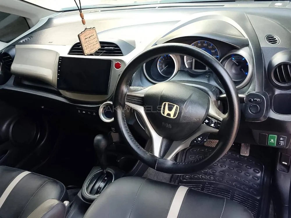 Honda Fit 2013 for Sale in Karachi Honda Fit 2013 for Sale in Karachi Image-4