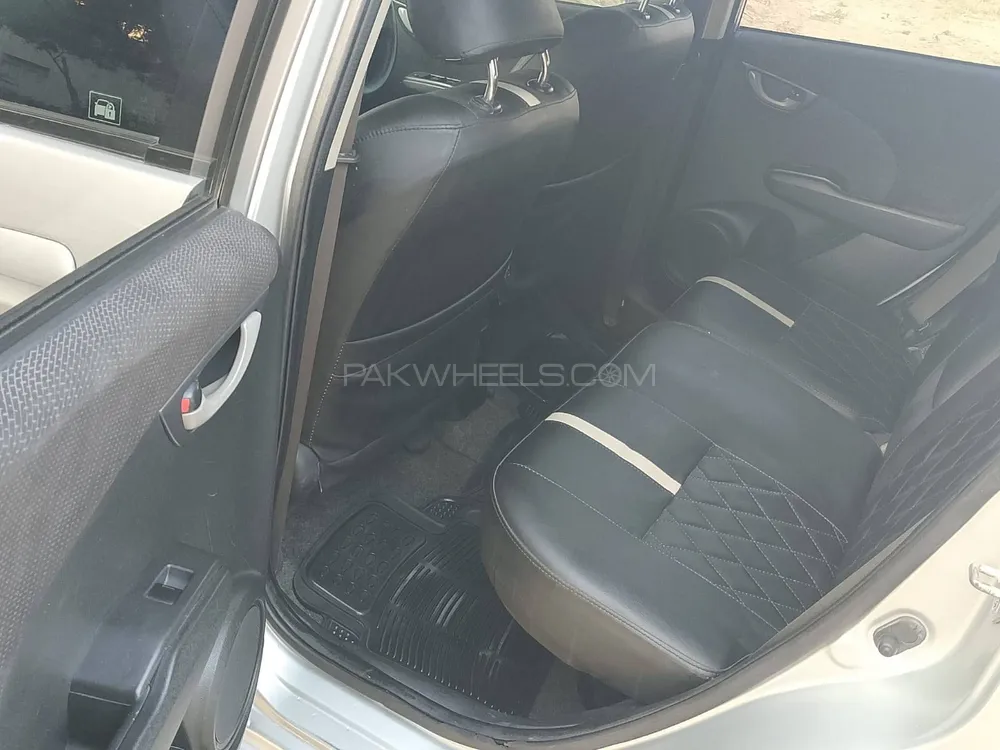 Honda Fit 2013 for Sale in Karachi Honda Fit 2013 for Sale in Karachi Image-1