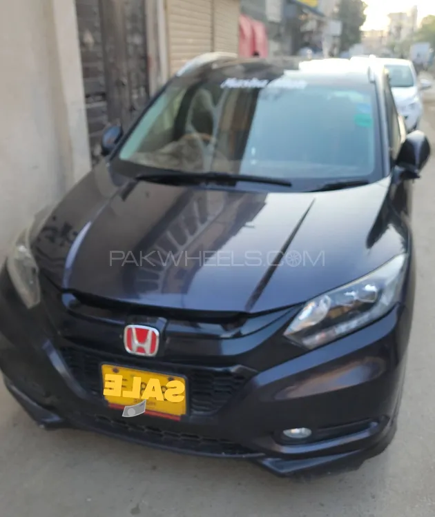 Honda Vezel 2013 for Sale in Karachi Honda Vezel 2013 for Sale in Karachi Image-1