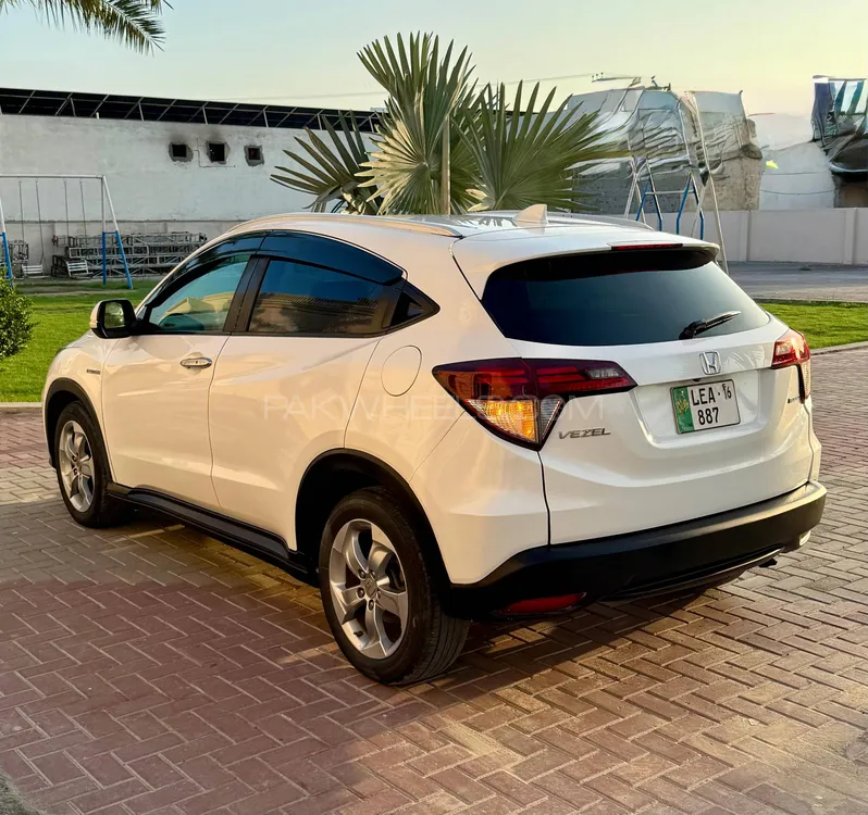 Honda Vezel 2013 for Sale in Multan Honda Vezel 2013 for Sale in Multan Image-2